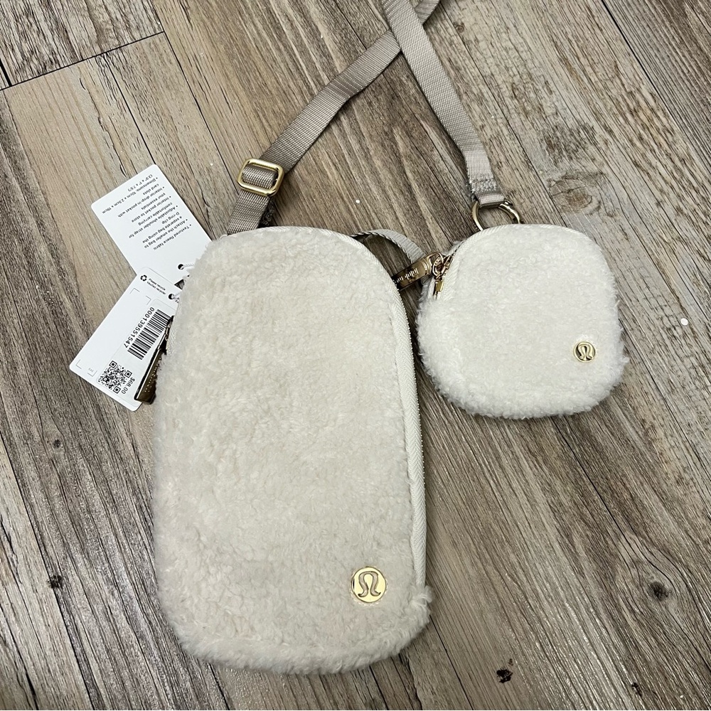 NWT Lululemon Crossbody Bag